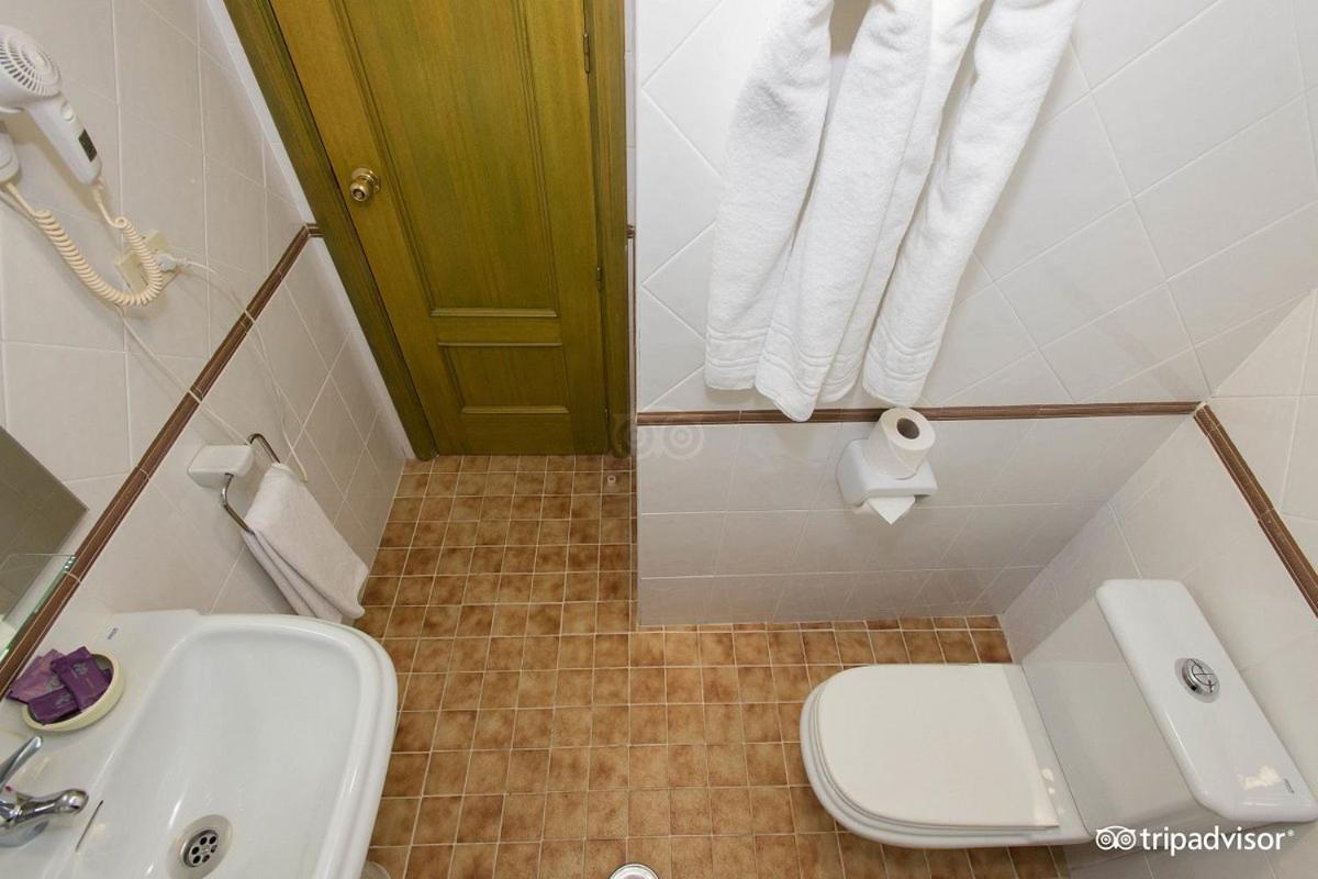 Hotel Villa Blanca Алболоте Екстериор снимка