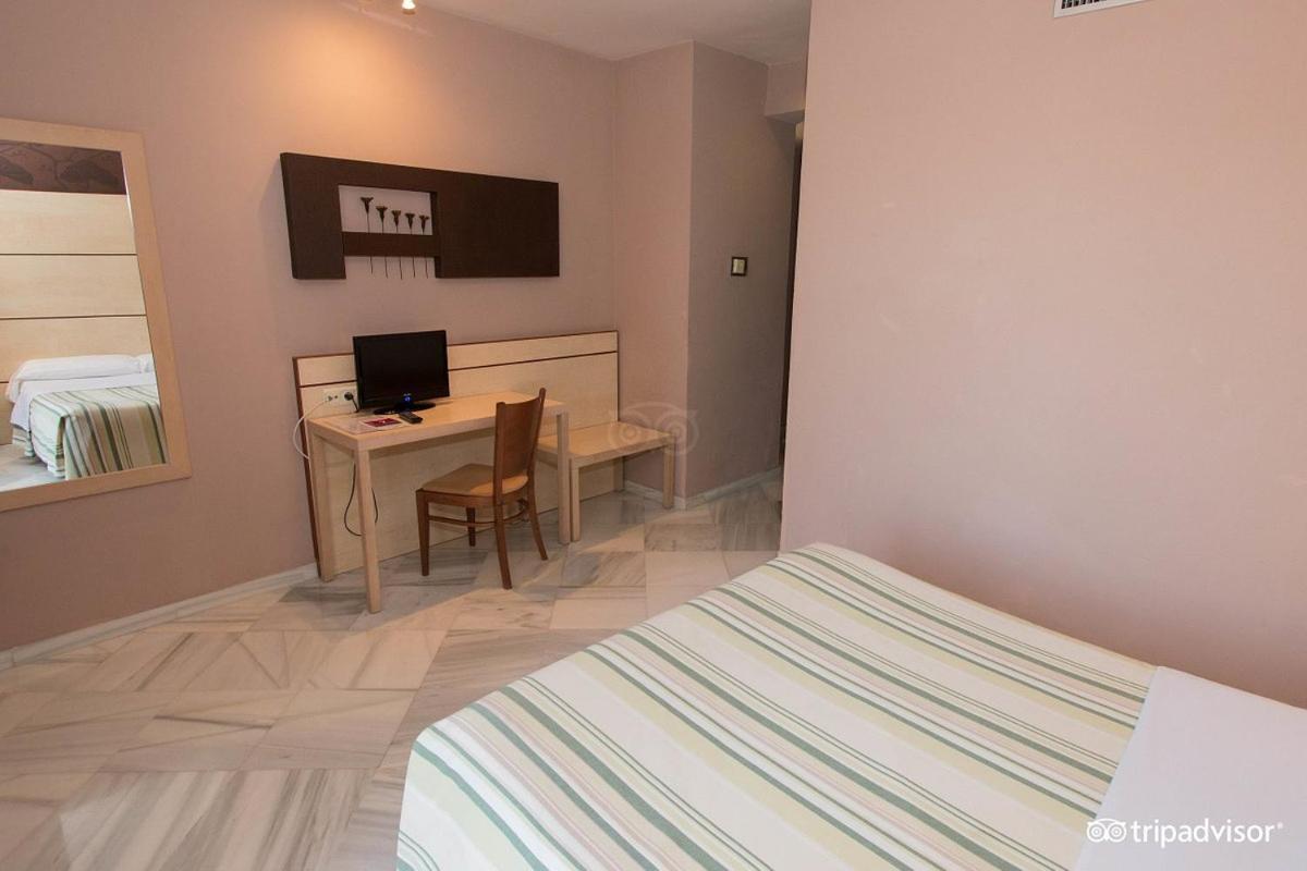 Hotel Villa Blanca Алболоте Екстериор снимка