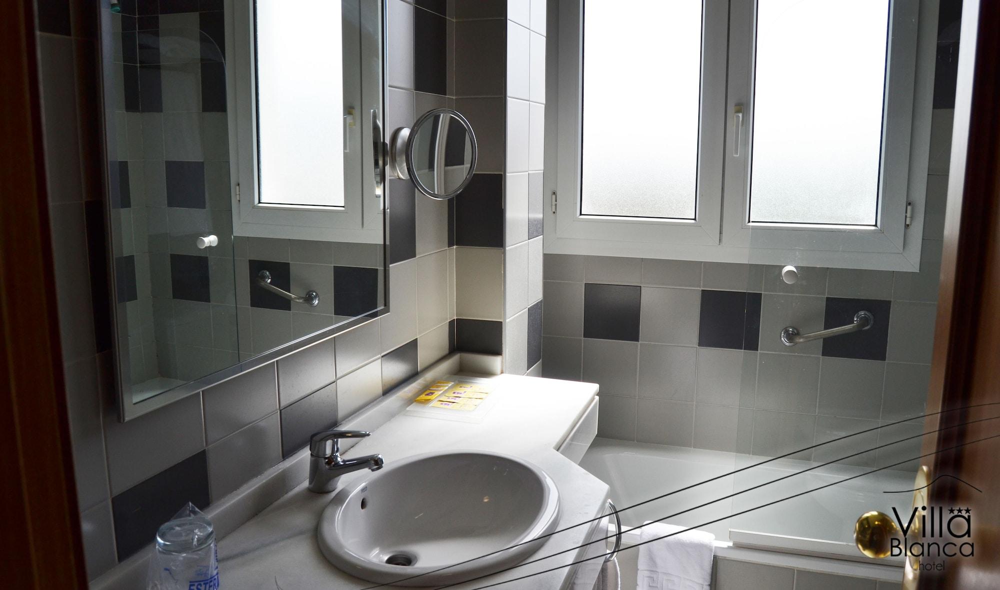 Hotel Villa Blanca Алболоте Екстериор снимка